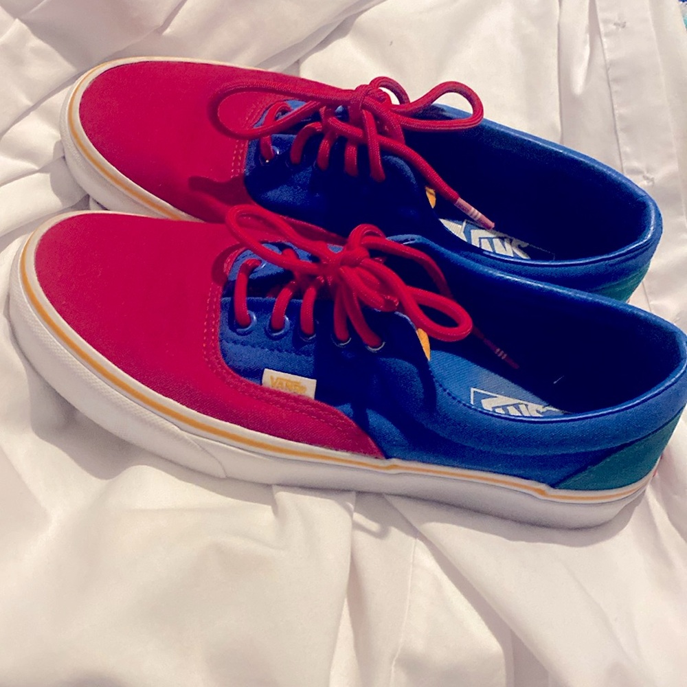 Vans multi colors men’s 8.0 woman 9.5 used and great conditions